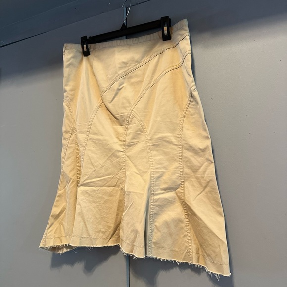 Banana Republic - Vintage Tan Trumpet Skirt Asymmetrical Pleated (Size 8) - Picture 5 of 8